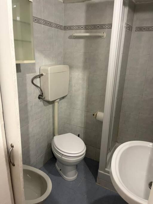 Ridi Che Ti Passa In Vico Lavagna Apartamento Génova Exterior foto